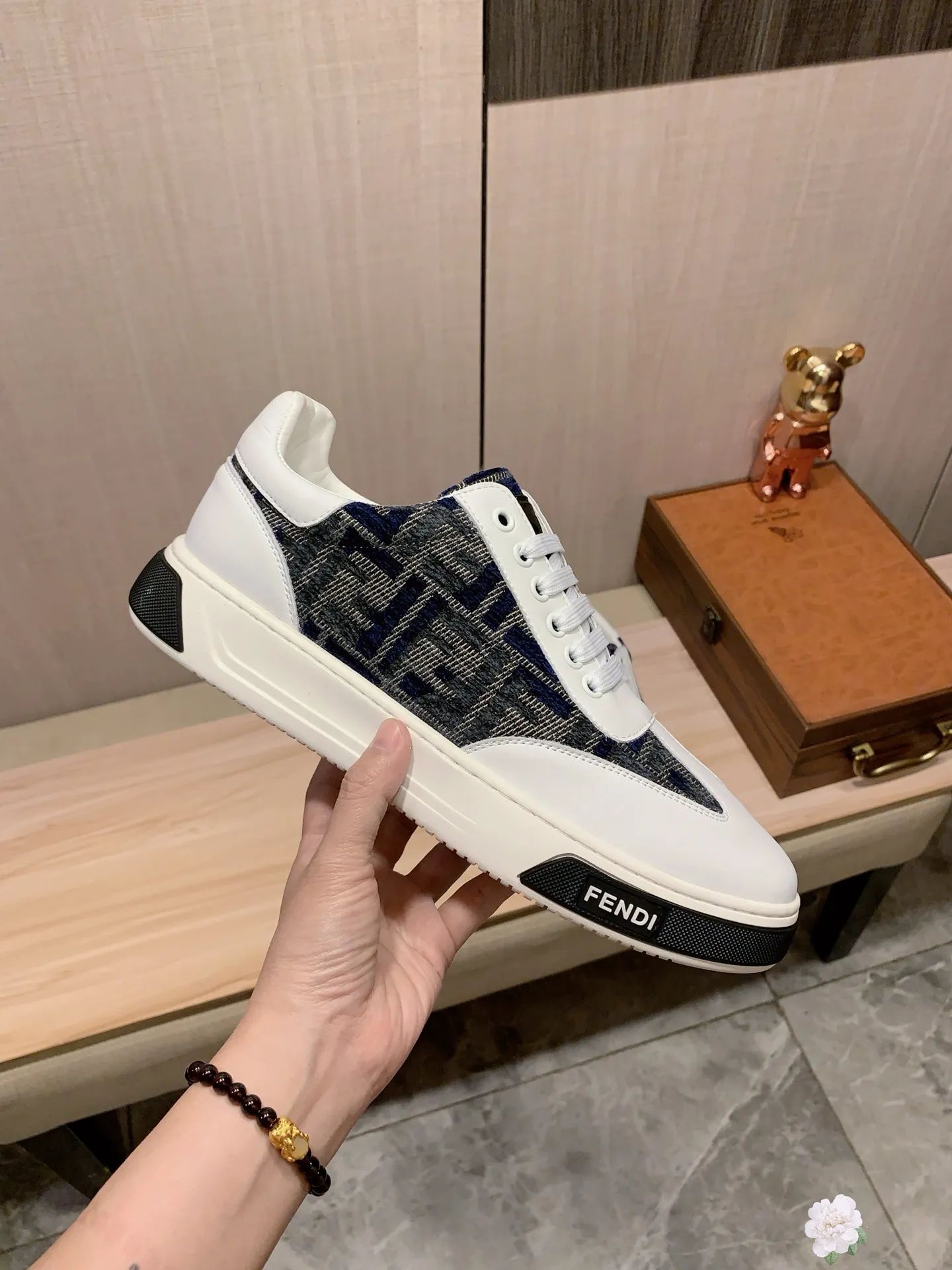 Men's men's shoes 💰420💰💰🎩🎩[Lightning][Lightning] "FENDI*" The latest and most popular casual shoes, top brand [Seduce] luxury ~ purchasing agent, top quality ~. [Strong] The upper is made of imported breathable cowhide with material ➕ breathable sheepskin feet (•) and fine workmanship. The original stylish and stylish soft rubber wear-resistant and non-slip outsole is light and comfortable on the feet. The real thing looks better when photographed in person. 0099: code: 38-44, 4️⃣ colors selected